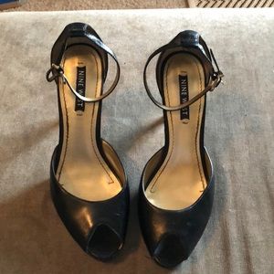 Peep toe platform size 81/2 Nine West
